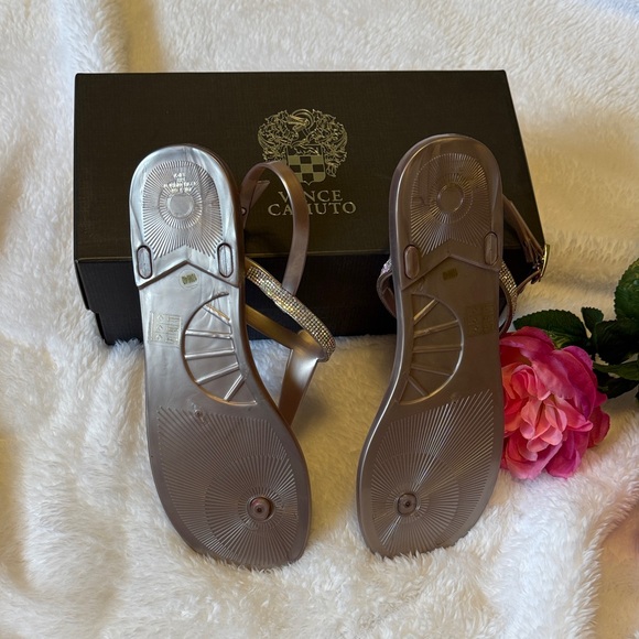 Vince Camuto Metallic Sandals - Shimmering Rose Gold NEW - Picture 4 of 4